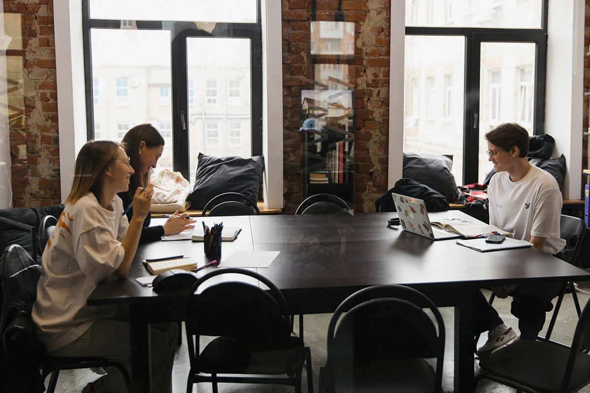 Занятие по английскому языку в The Wake