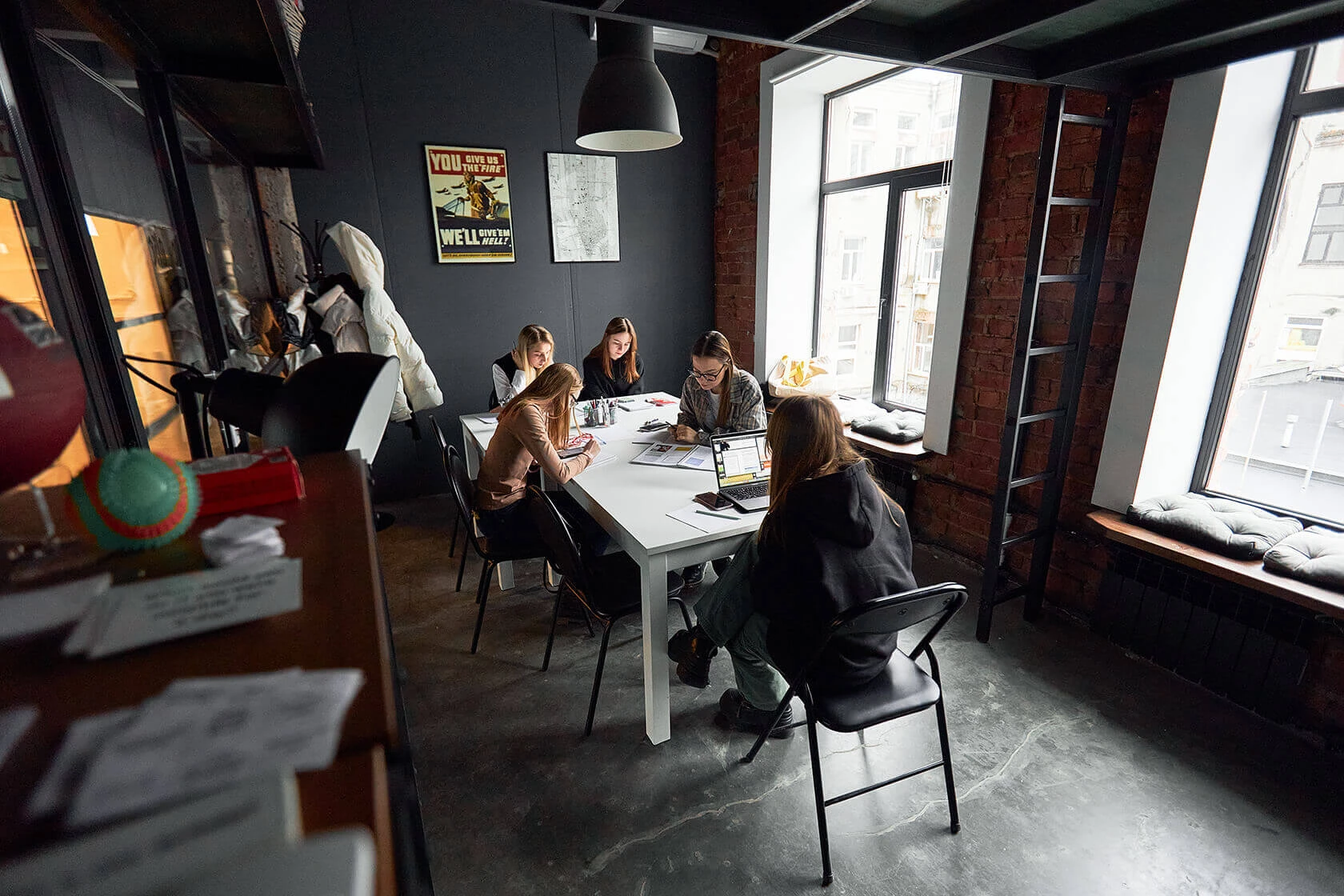 Подготовка к экзаменам по английскому в The Wake